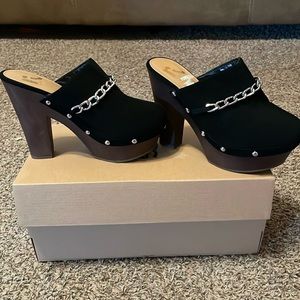 Size5.5 Report bought off of Poshmark but to high for me
